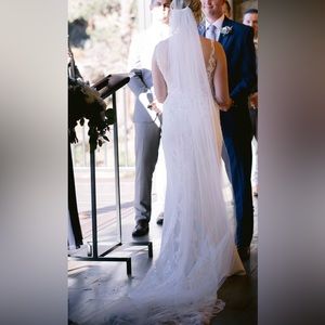 Cathedral length veil with natural edges - Ivory